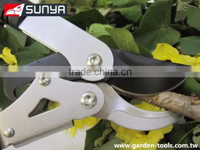 Agriculture manual extended bypass lopper