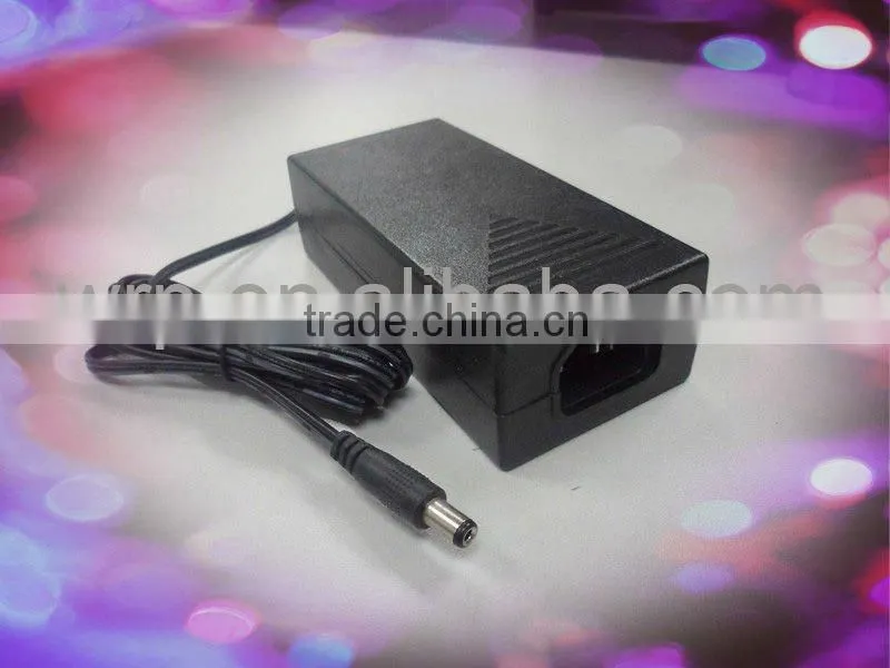 Universal laptop adapter
