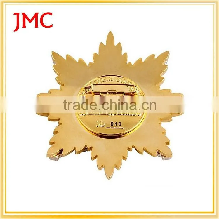 2016 Factory direct sales OEM design metal pins badge