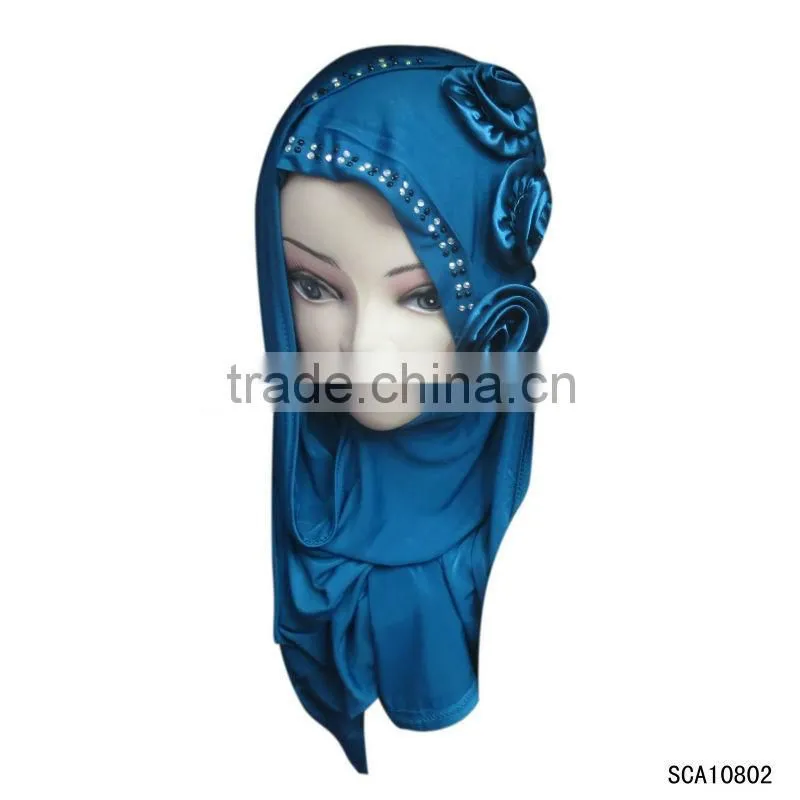 Women muslim head scarf
