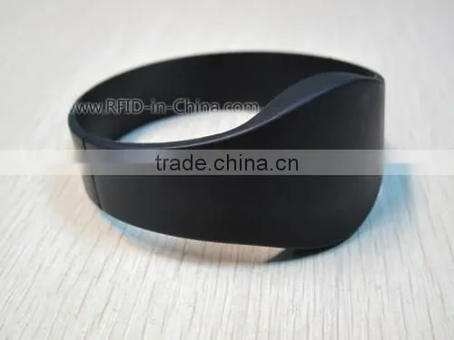 Wholesale 13.56MHz Festival Silicone RFID Bracelet for Events