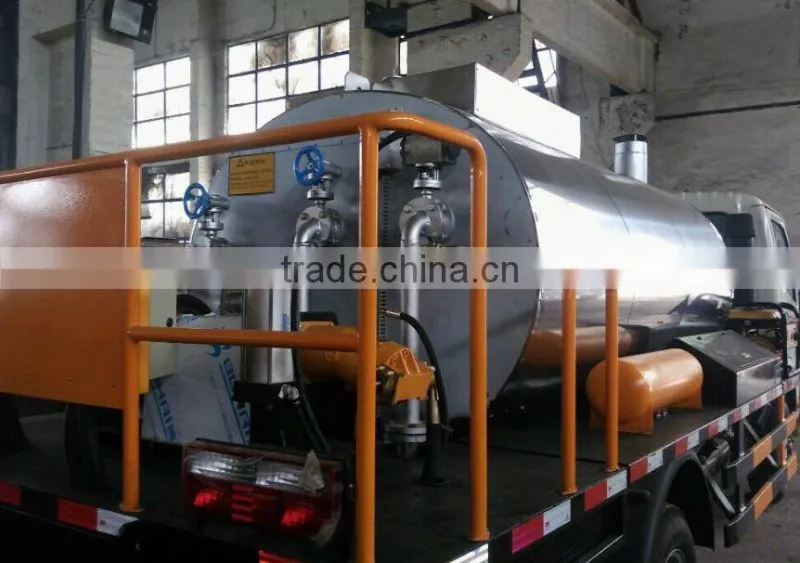 IKOM asphalt distributor with clean device