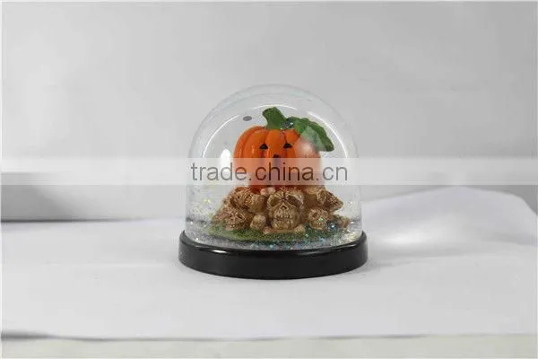 Plastic material halloween pumpkin snow globe