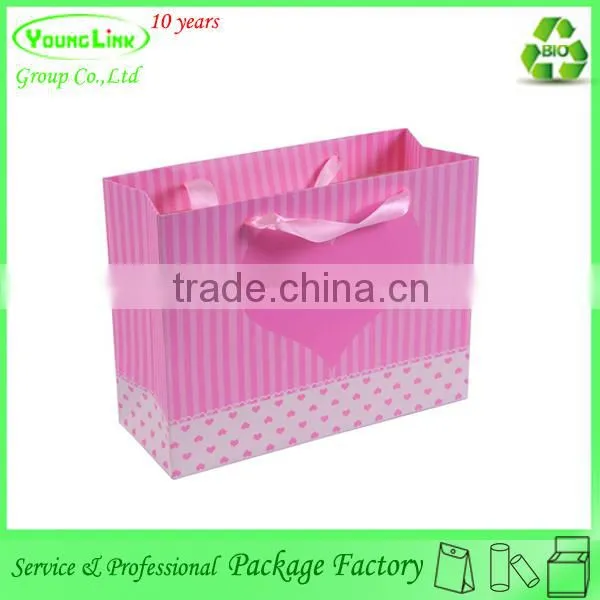 Lovely gift carrier paper bag/custom made shopping bags/paper bags with handles