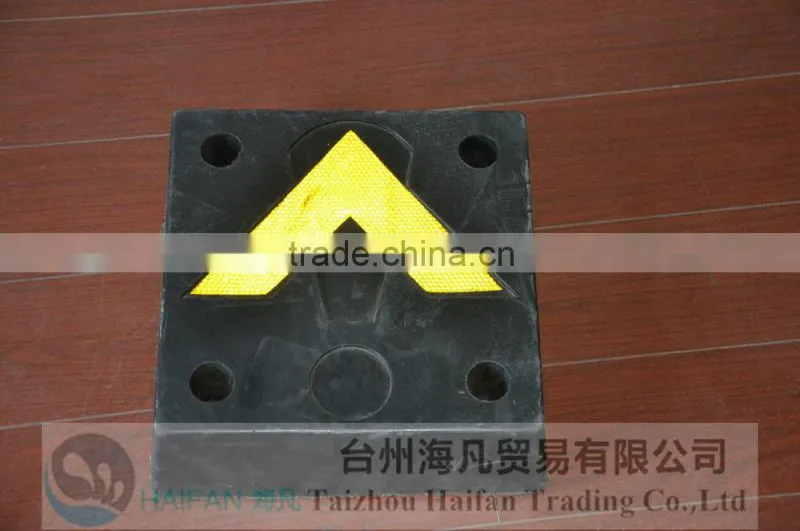 large black rubber wheel stoppers for trucks/car stopper/anti slip car stopper/Heavy Duty Wheel Chock truck stopper