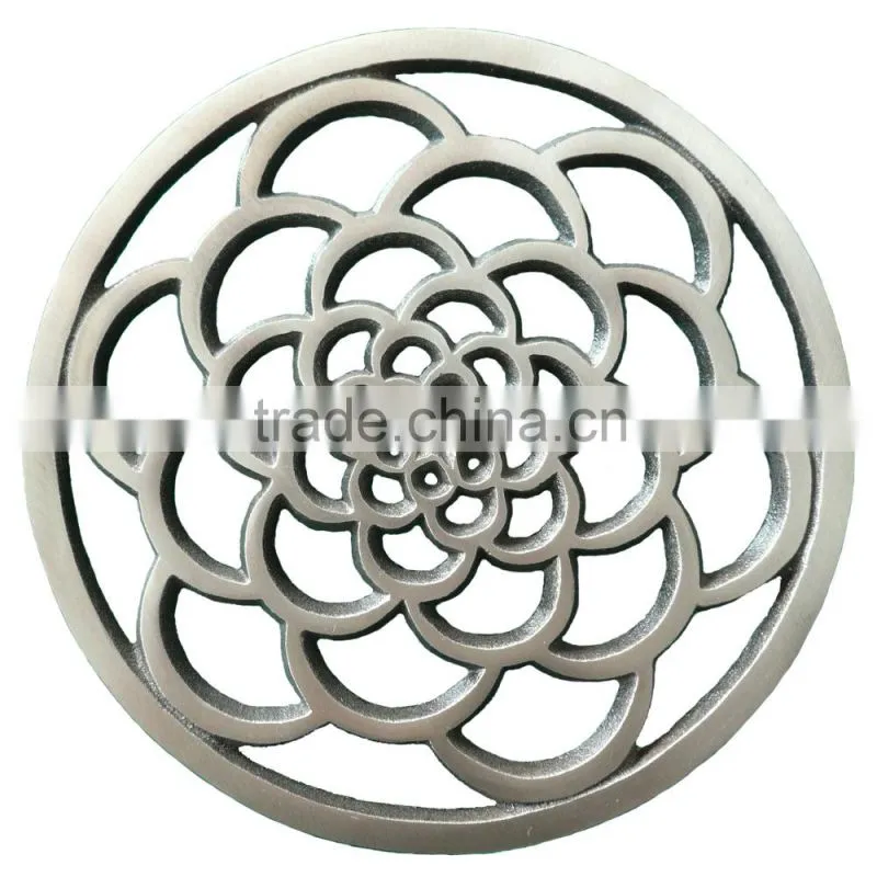 ring shape antique cast iron trivets