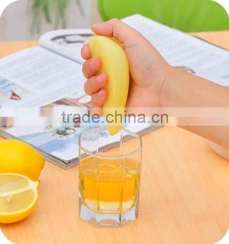 Cheap price food grade durable silicone hand press juicer squeezer