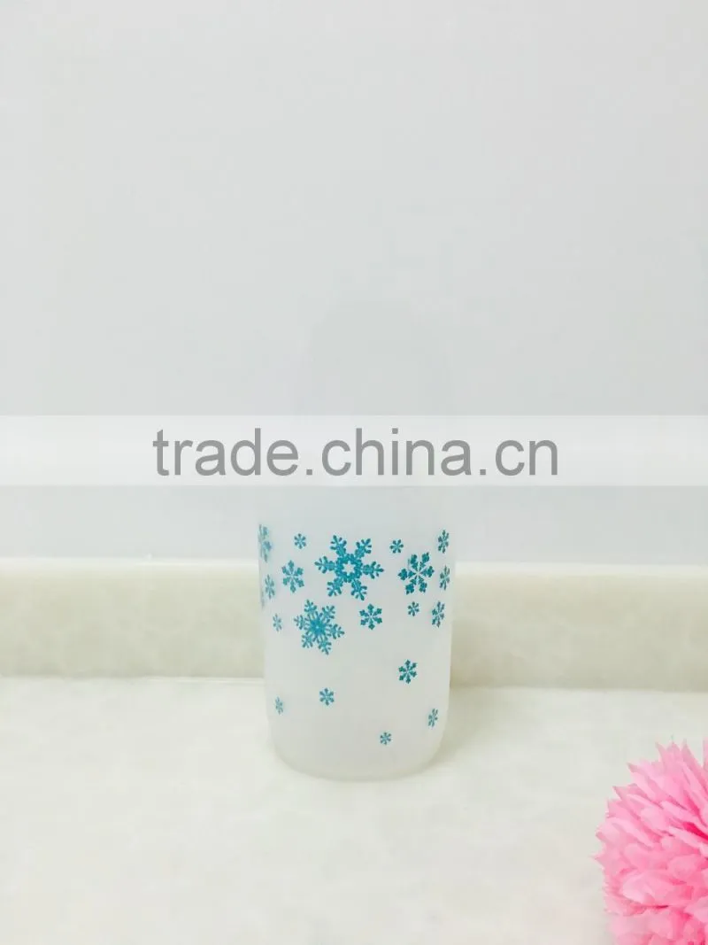Leaf and flower printed plastic cup for bathroom