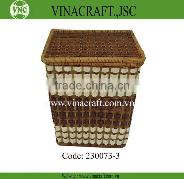 Storage basket for clothing