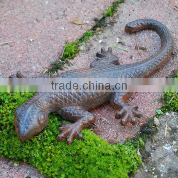 Metal animal garden ornament