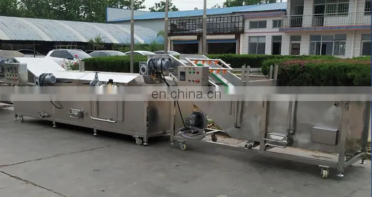 Stable quality crayfish cleaning and cooking production line