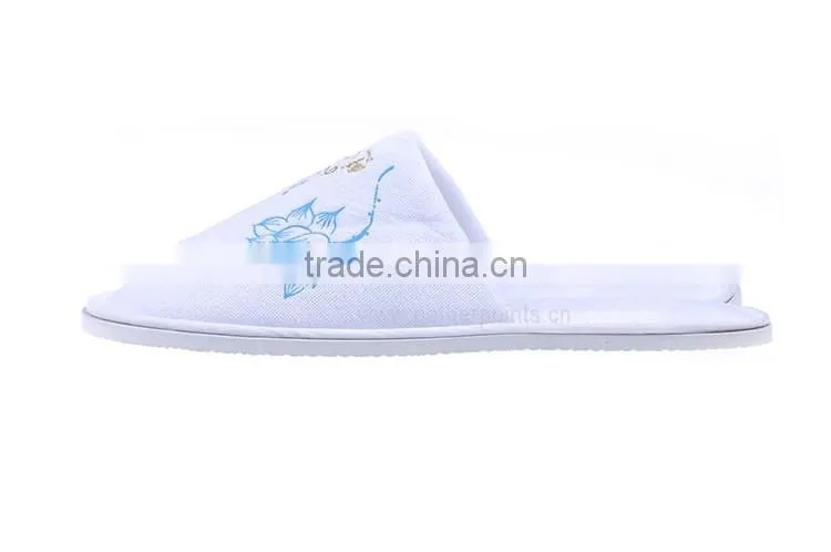 Special Design Washable Winter House Embossed Logo Slipper