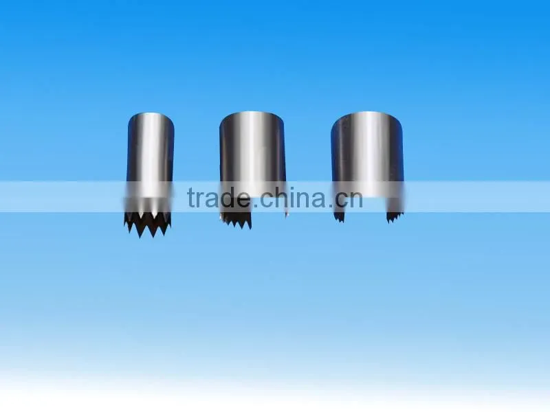 circle toothed knife with holes