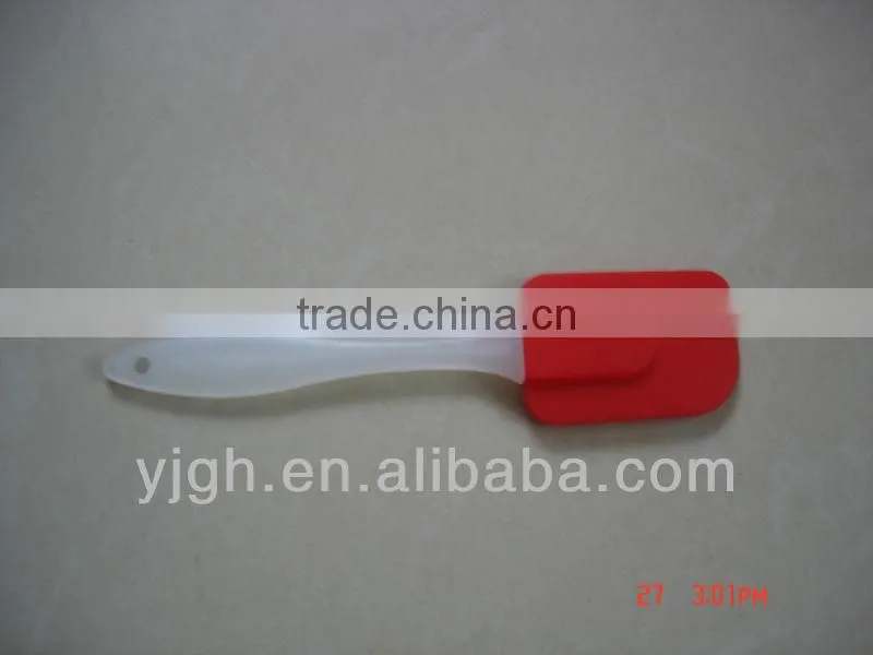 Silocone pastry spatula with new design