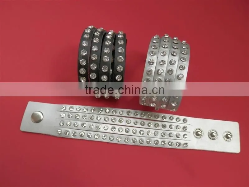 Produce 4 Rows of Rhinestones Studded Genuine Leather Luxury Bracelets Wristbands for Men & Women