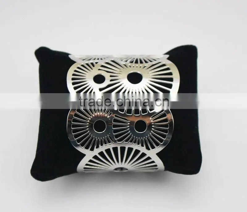 Custom Wide Stainless Steel Hollow Flower Bangle