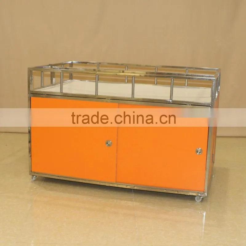 Movable platform metal display stand