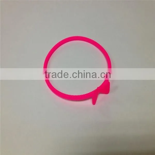 Promotional silicone bracelets , beautiful and cute silicone wristbands,gift for girlfriend
