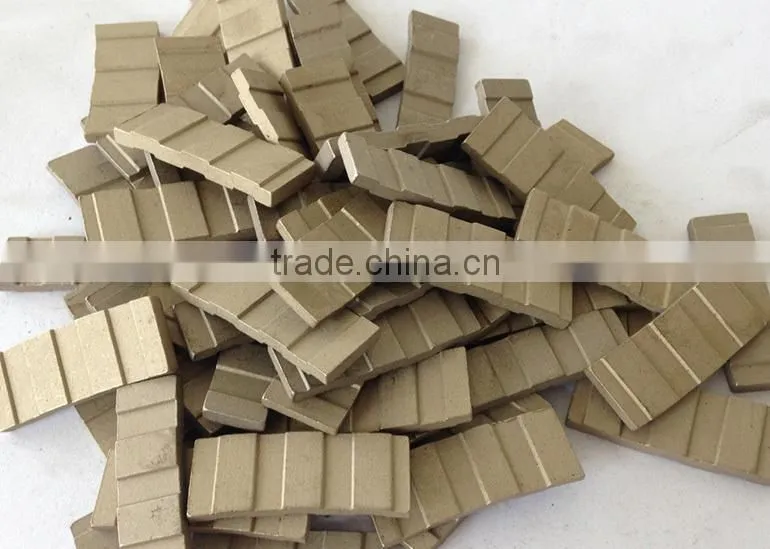 Wave shape diamond cutting blade segment for granite