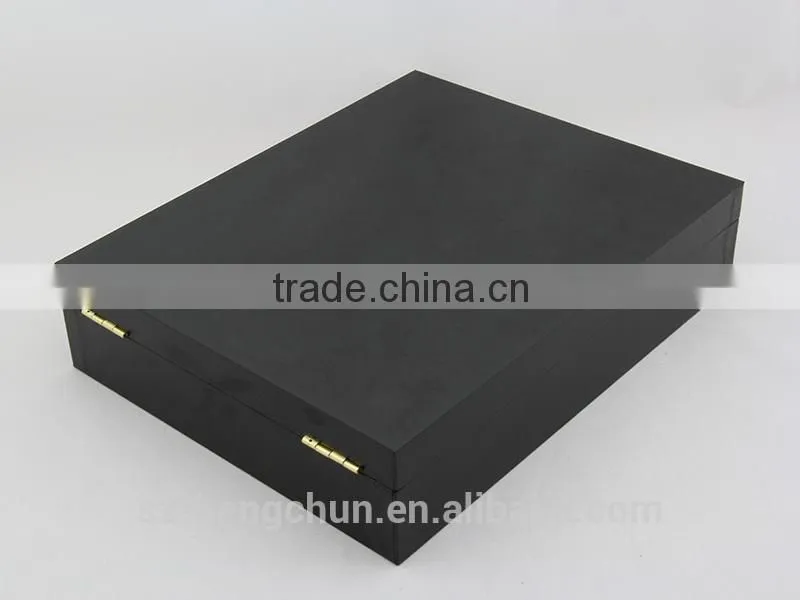 High-end elegant wooden jewelry box