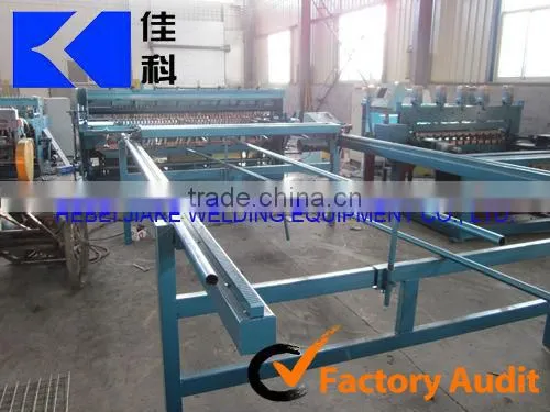 2015 New Products of Automatic Fence Mesh Welding Machine Manufacturer Made in China