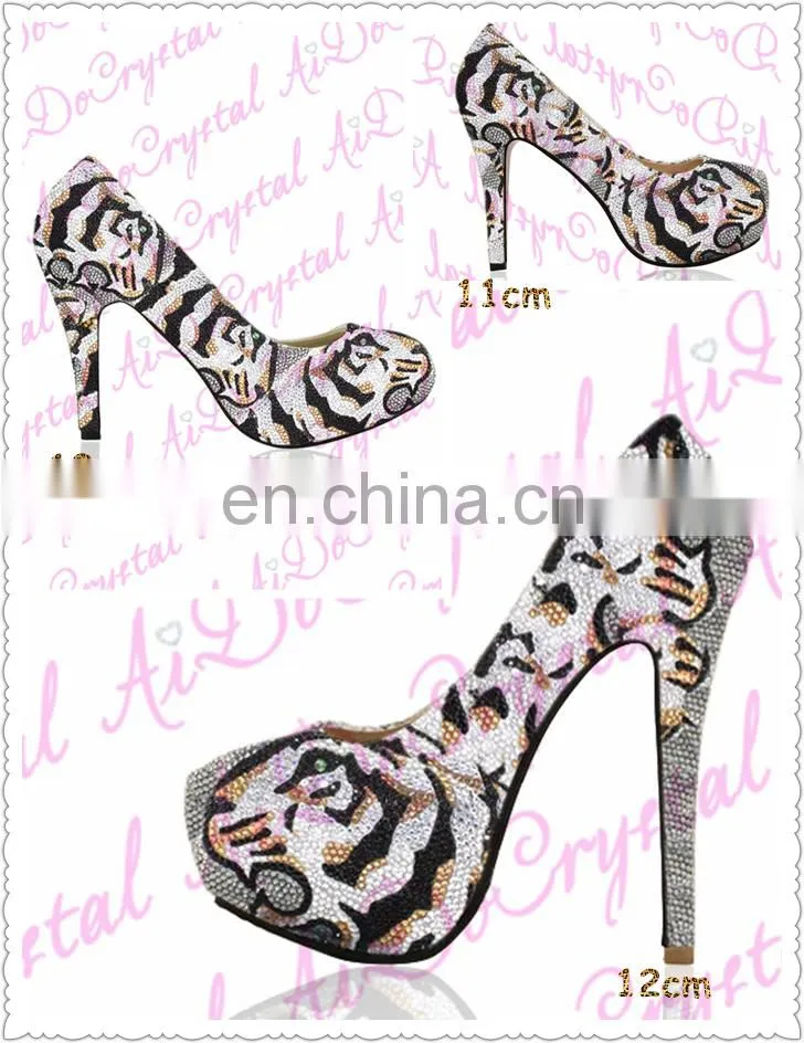 Aidocrystal black and white 12cm high heels Sexy nighclub fish head women model sandal Italian shoes and bag
