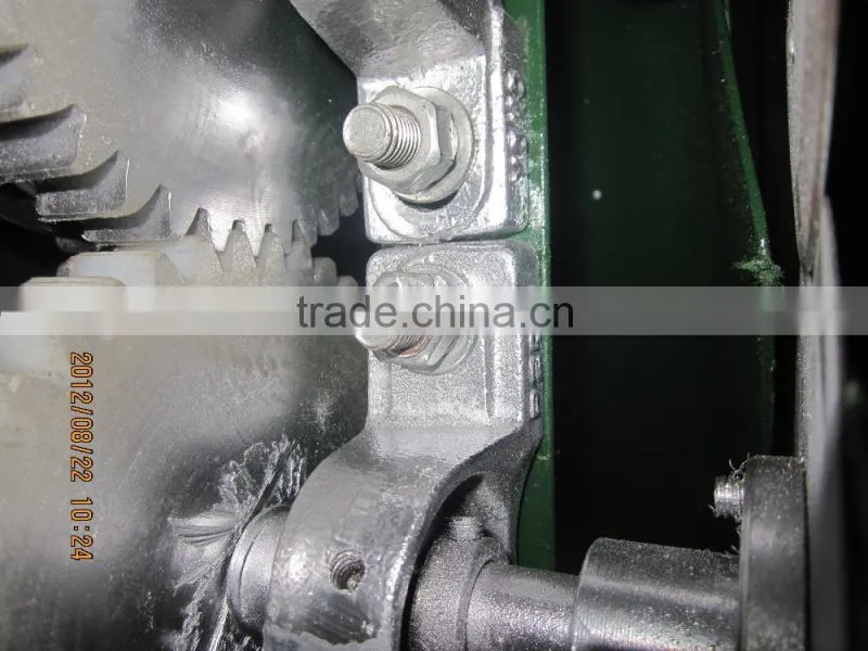 Cheap price and very useful garlic tail and stem cutting machine/garlic processing machine/garlic root cutting machine