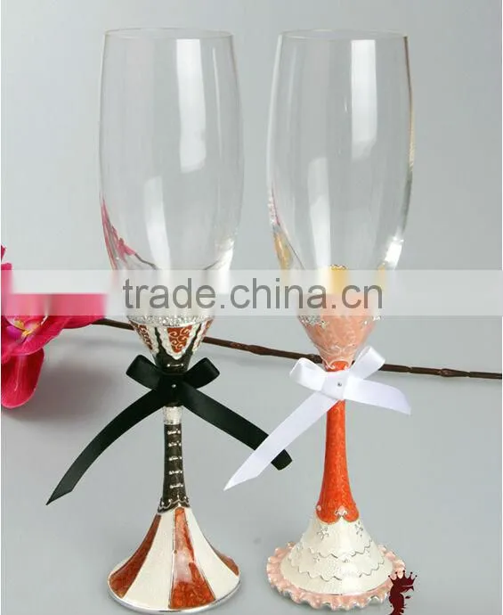 2014 Lily Design, Crystal Champagne Glass with Enamel for Newly Weds