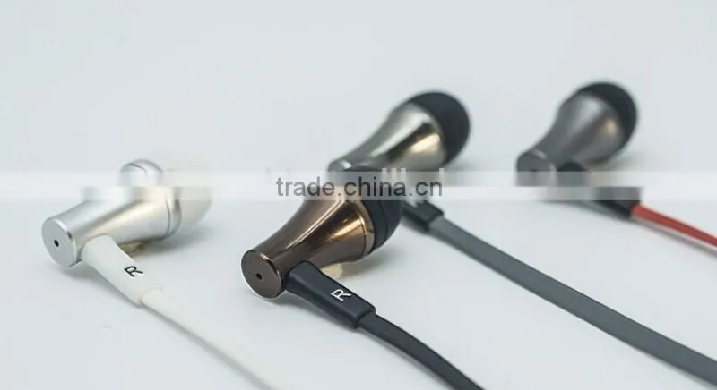 2016 cheap price earphone with 3.5mm connertor with high performance sound headsets manufacturer MX111