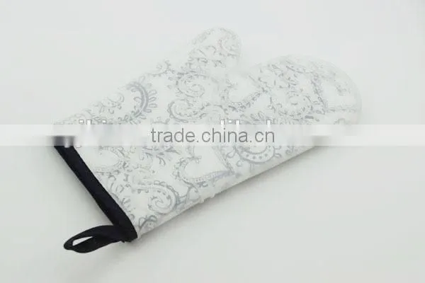hot sale cute pattern silicone glove