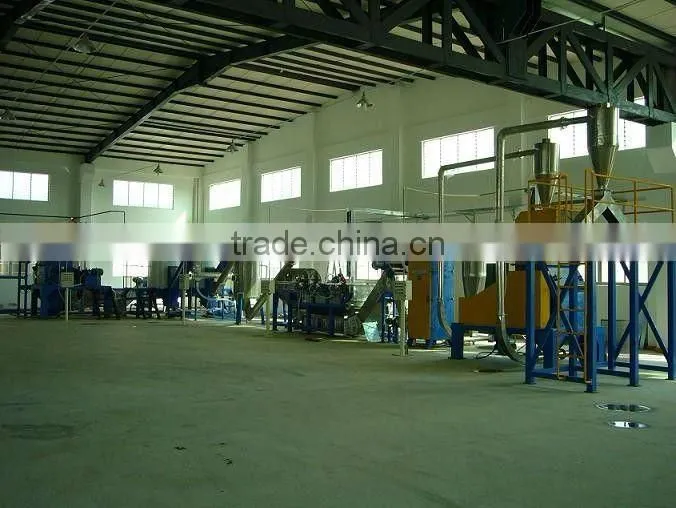 Plastic recycling machine