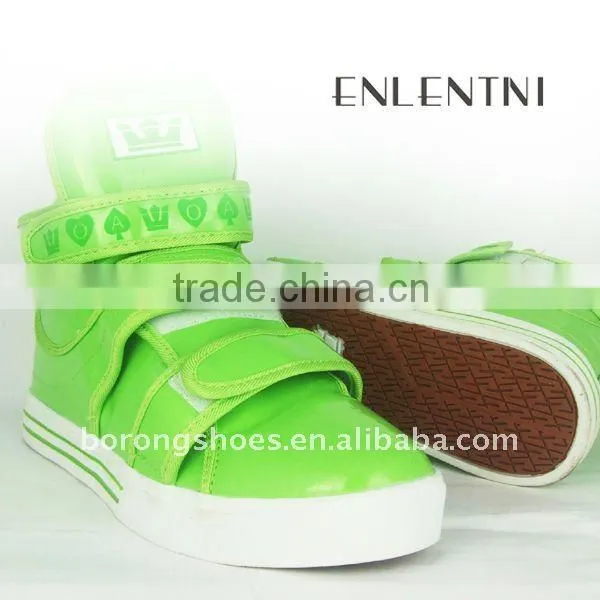 Chinese manufacturers wholesale men's fashion leisure sports shoes