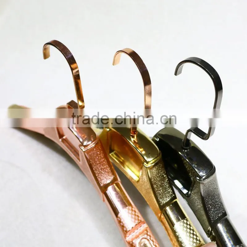 high quality glossy gold plastic clothes hanger for dress display