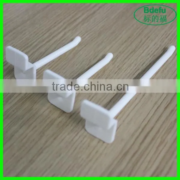 Single Hook Slatwall Plastic Hook for Cardboard with Slot Board
