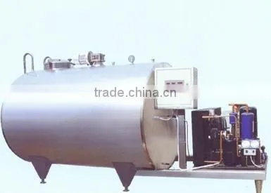 Refrigerated bulk milk cooler