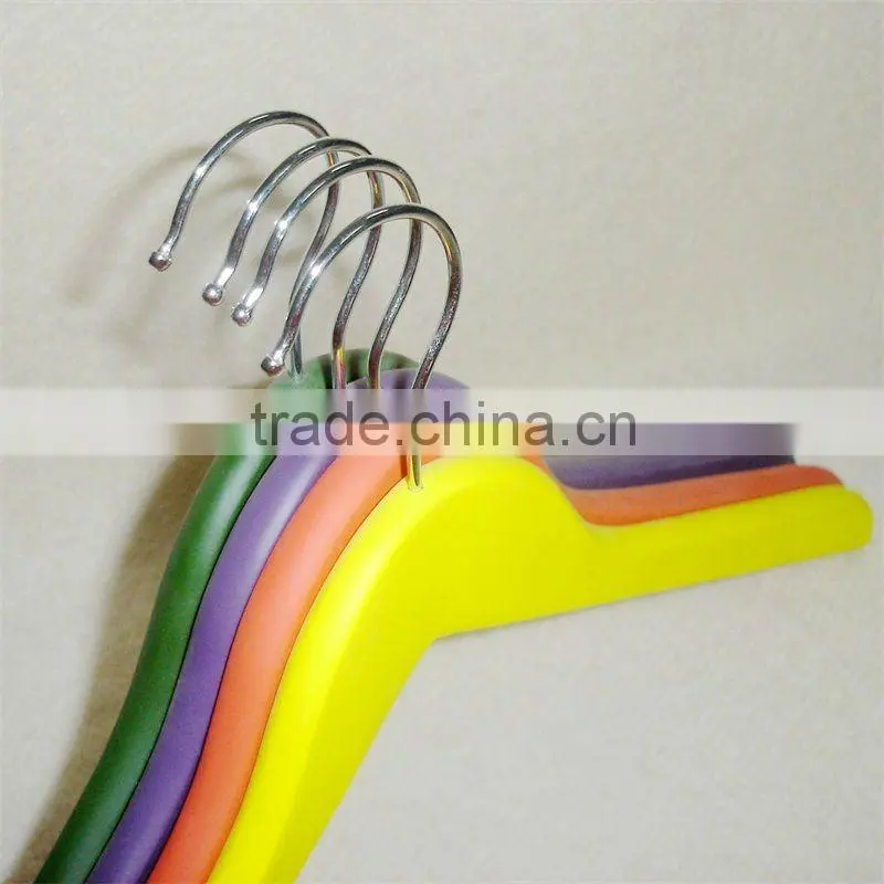 LP-22 cheap wooden shirt hanger security hangers