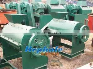 Low moisture animal manure crusher