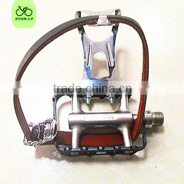 Leather straps on bicycle pedal LP-706