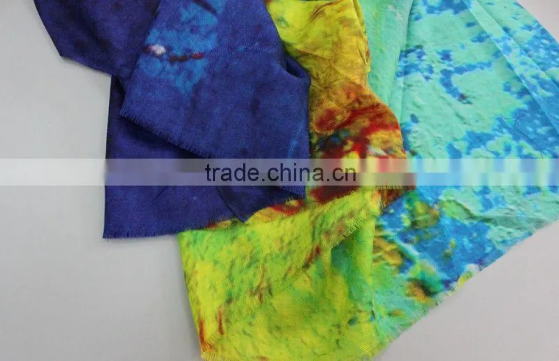 Fashionable 100% wool scarf