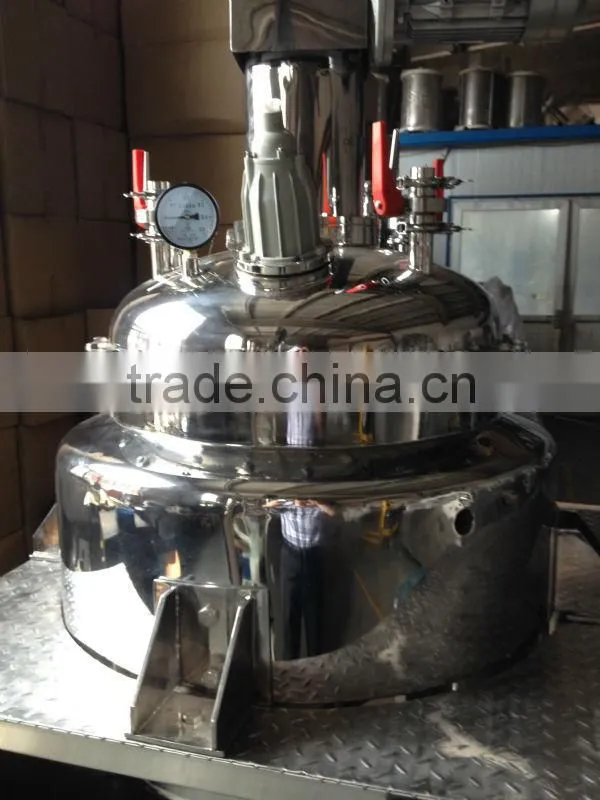 Movable gelatin melting tank with vacuum system