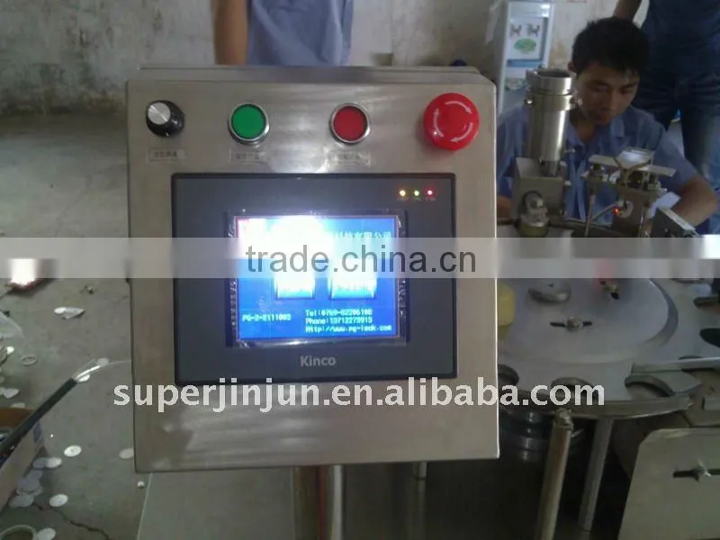 Aluminum foil cap liner inserting machine