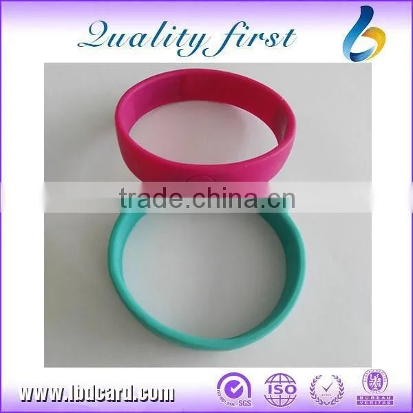 Durable NFC Wristbands Ntag216 13.56MHz Bracelets