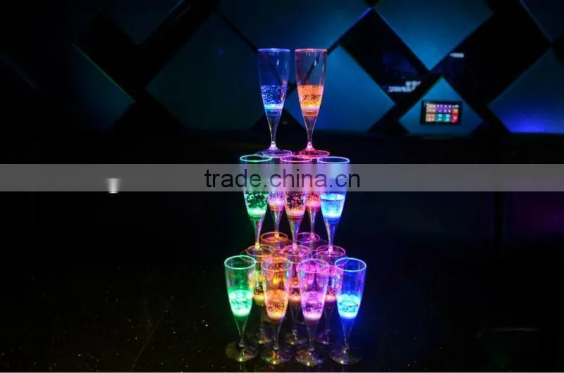 China Manufactuer clear champagne glass