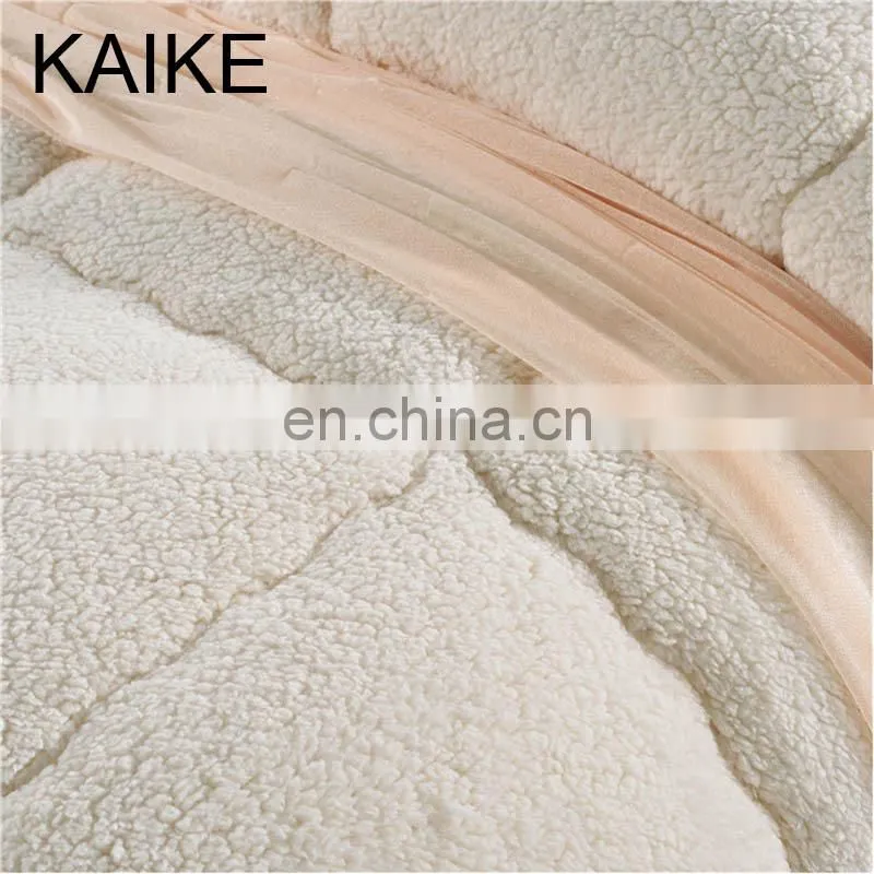 Wholesale custom warm lamb fleece baby bed quilt