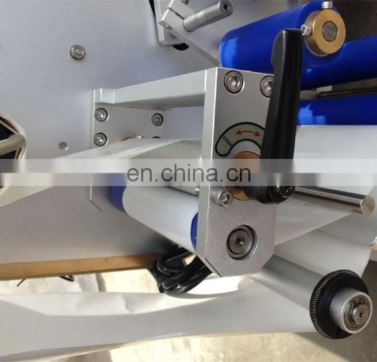watsapp+ 86 15140601620 Easy operation semi automatic manual labeling machine for bottle