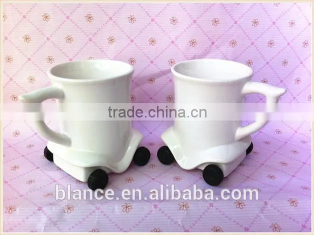 2015 creative car shape mug has wheel
