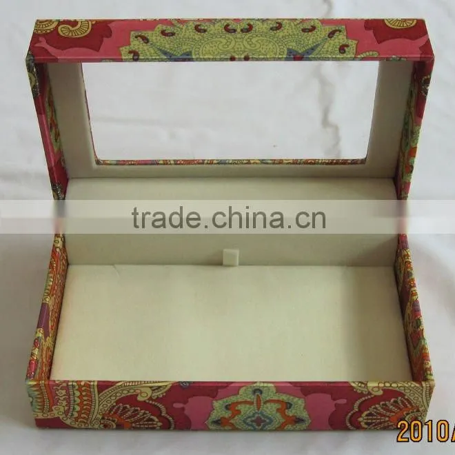 Jewelry storage case with window