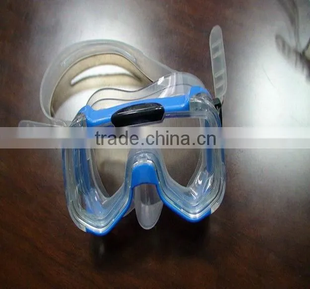Water repellent silicone full face diving mask