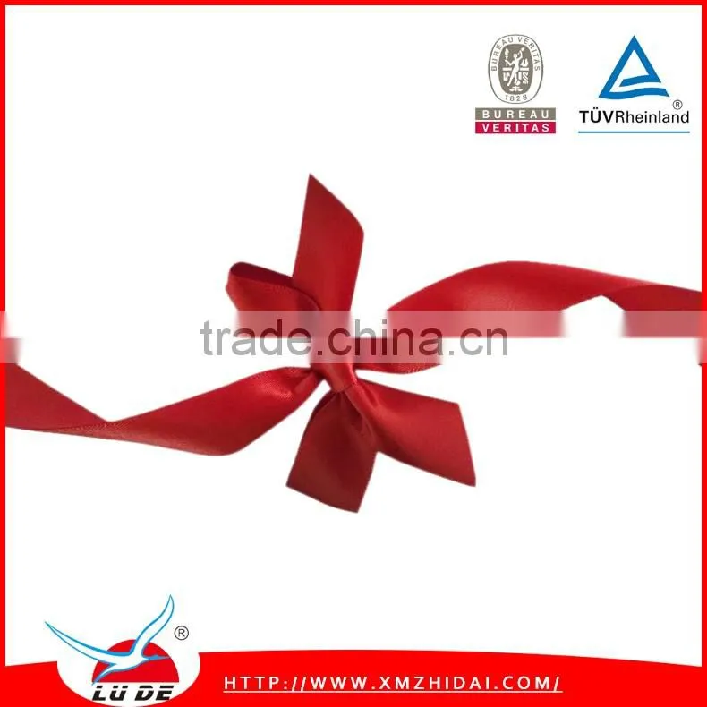 pink color Gift packing use gift box ribbon bows