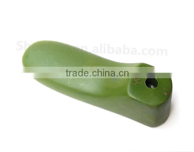 Plastic shoe last for Special socks